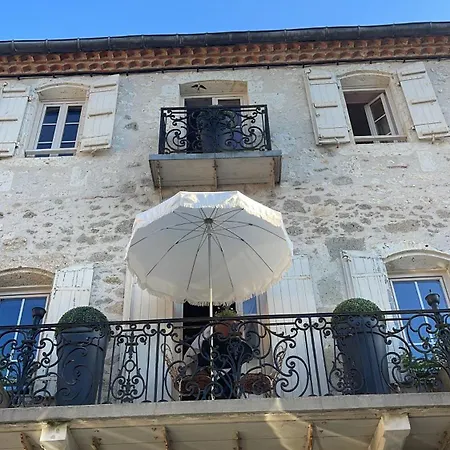 D'hotes Maison Avenue Mondenard 住宿加早餐酒店 内拉克